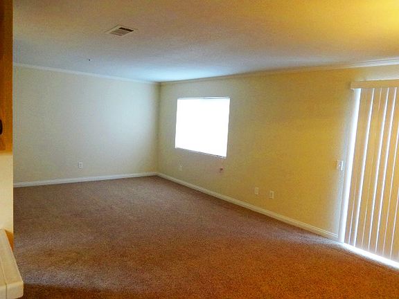 4th image of 1569 Deschutes Dr