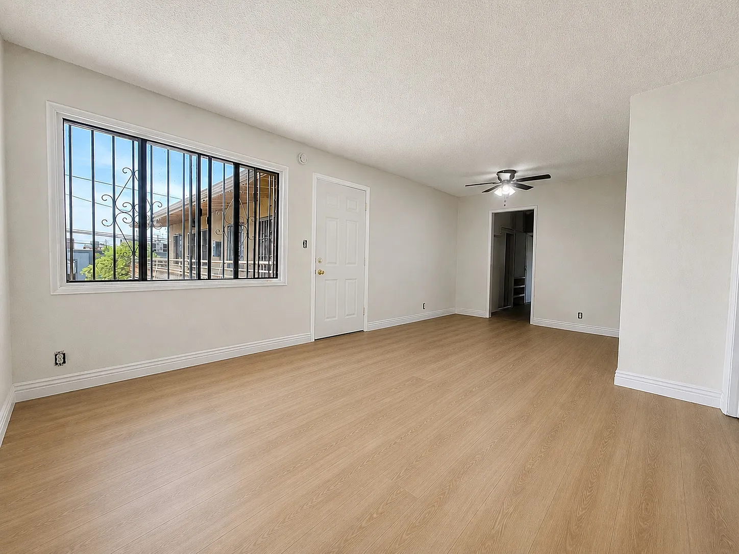 3 bed, $2,695 — Photo 4