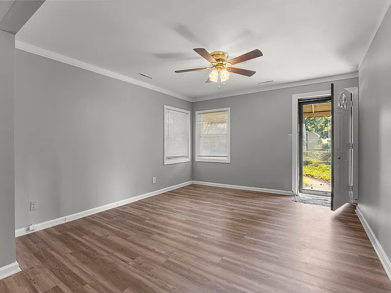 5228 Fletcher St — Photo 8