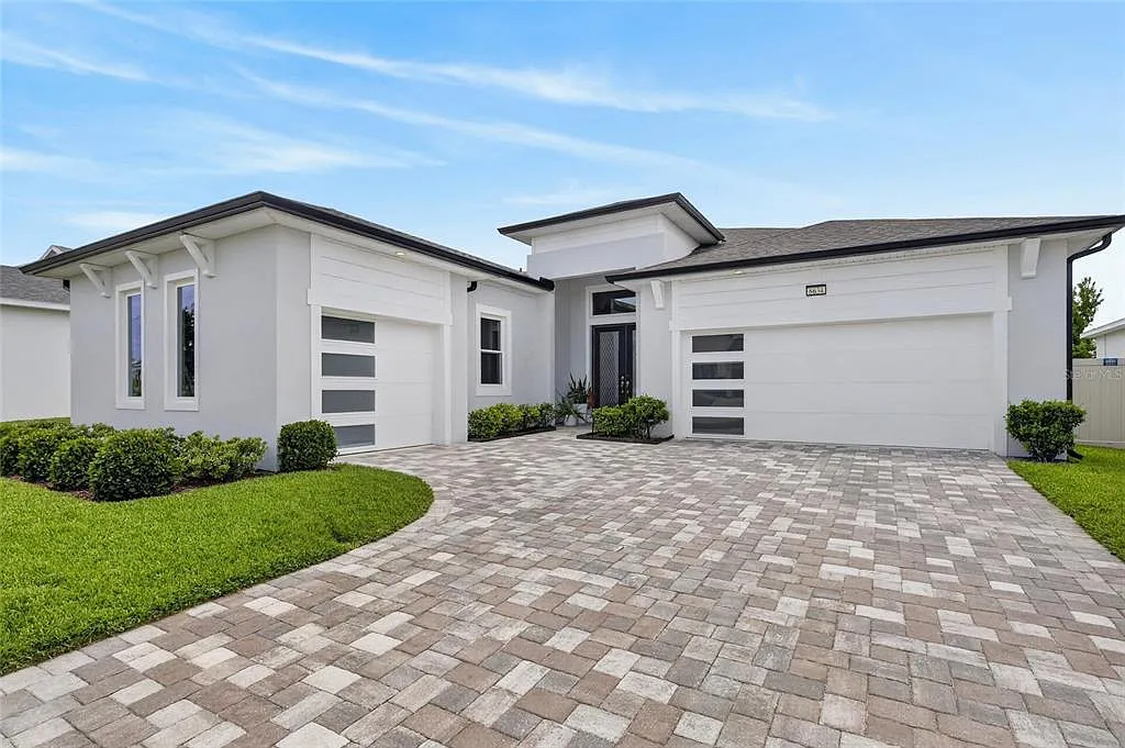 4 bed, 3.0 bath, 2497 sqft, $4,195 — Photo 1