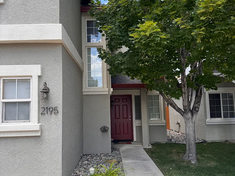 2195 Canyon Mesa Ct — Photo 2