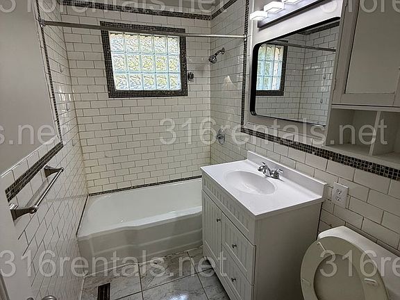 4th image of 1751 S Lulu Ave