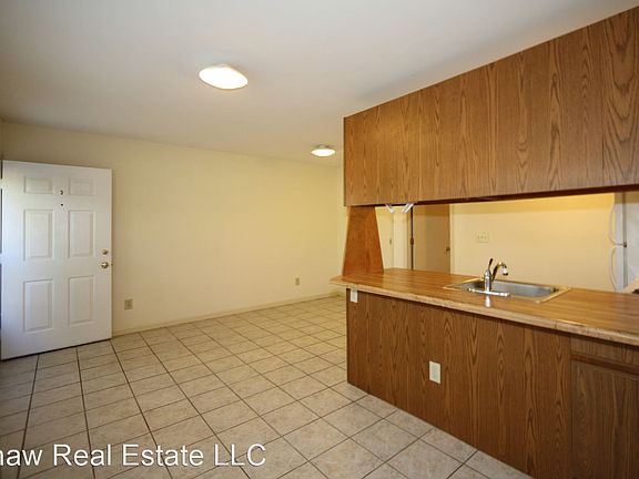 3rd image of 101 Lullwater Dr APT 3