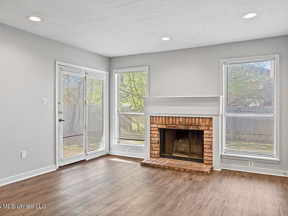 3rd image of 2337 River Oaks Blvd #A/b