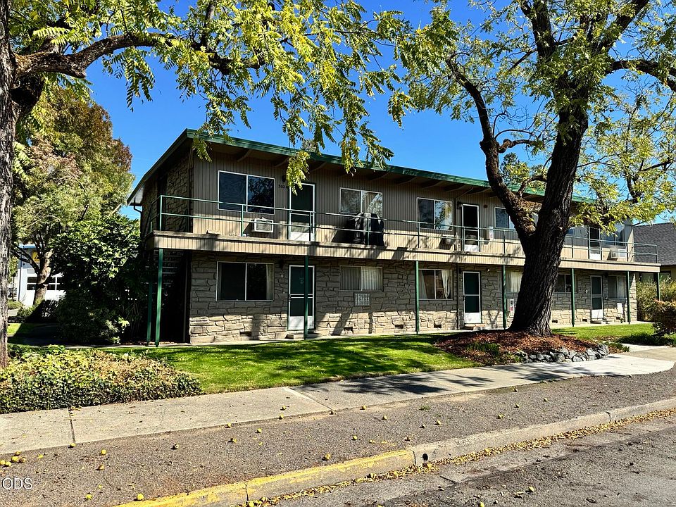 1st image of 302 SE K St