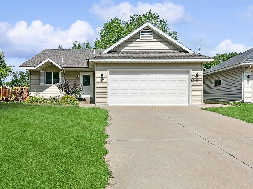 1st image of 437 Cedarwood Ct