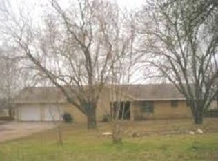 229 Knobbs Rd, Mc Dade, TX 78650