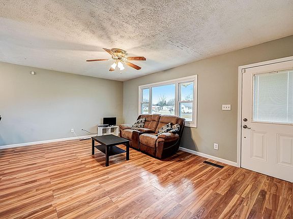 4th image of 7405 Donald Ave