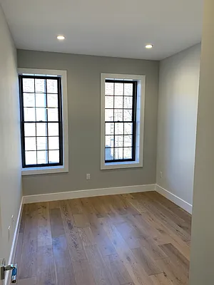 Rented by Hudson Exclusive | media 42