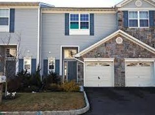 30 Harbor Bay Cir, Laurence Harbor, NJ 08879