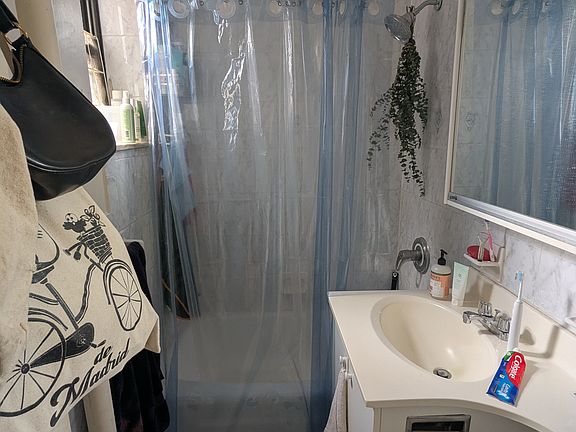 4th image of 118 W 83rd St APT 4A