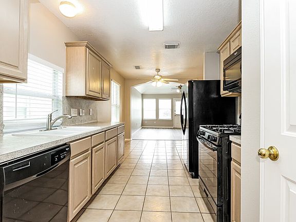 5th image of 1711 Rock Ridge Dr