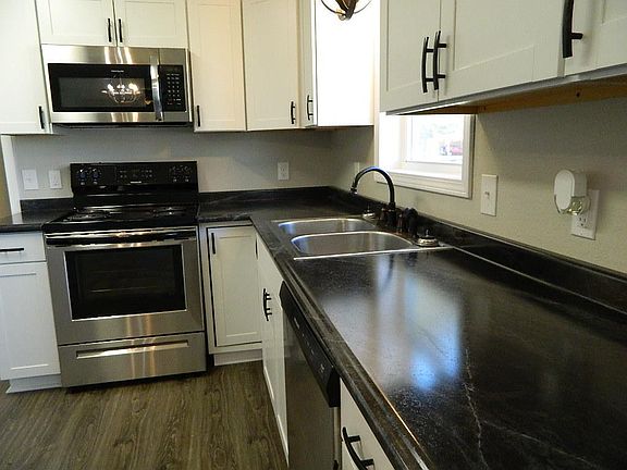 5th image of 638 Maywood Dr