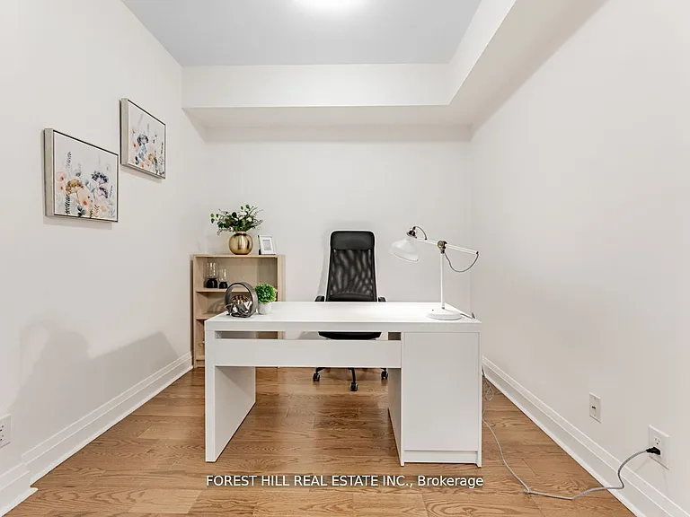 1080 Bay St #505 — Photo 13