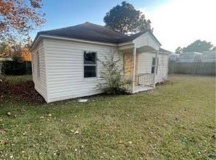 104 Fleishman St, Fayetteville, NC 28303