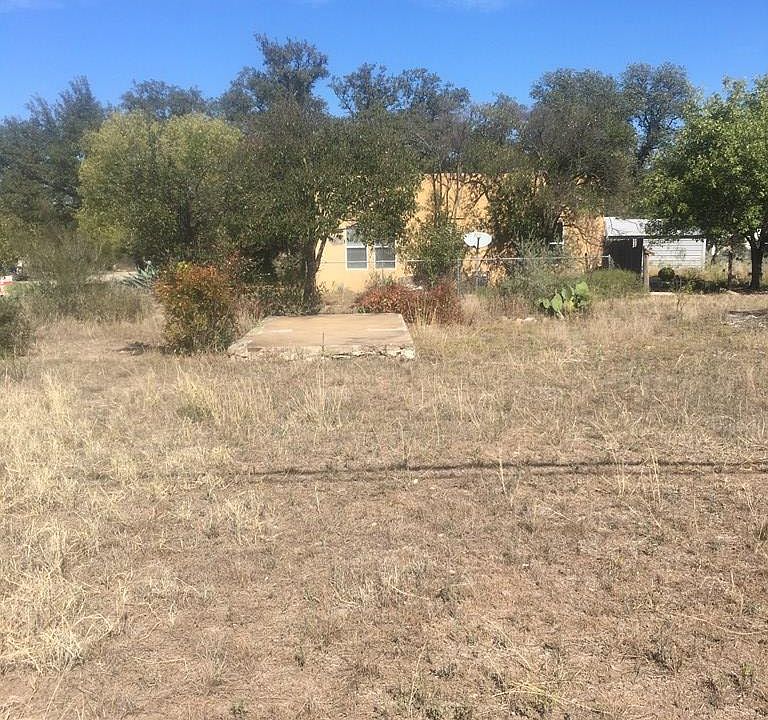 2nd image of 1811 S Pecan St