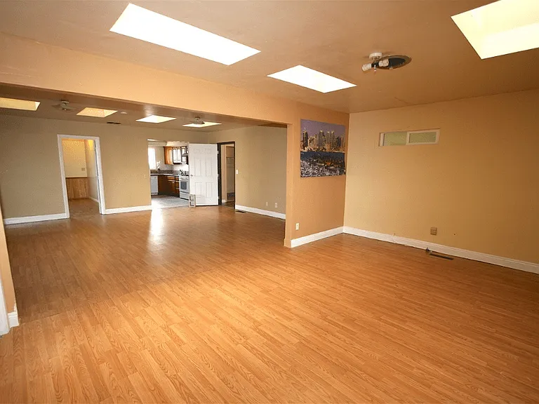 4808 63rd St — Photo 3