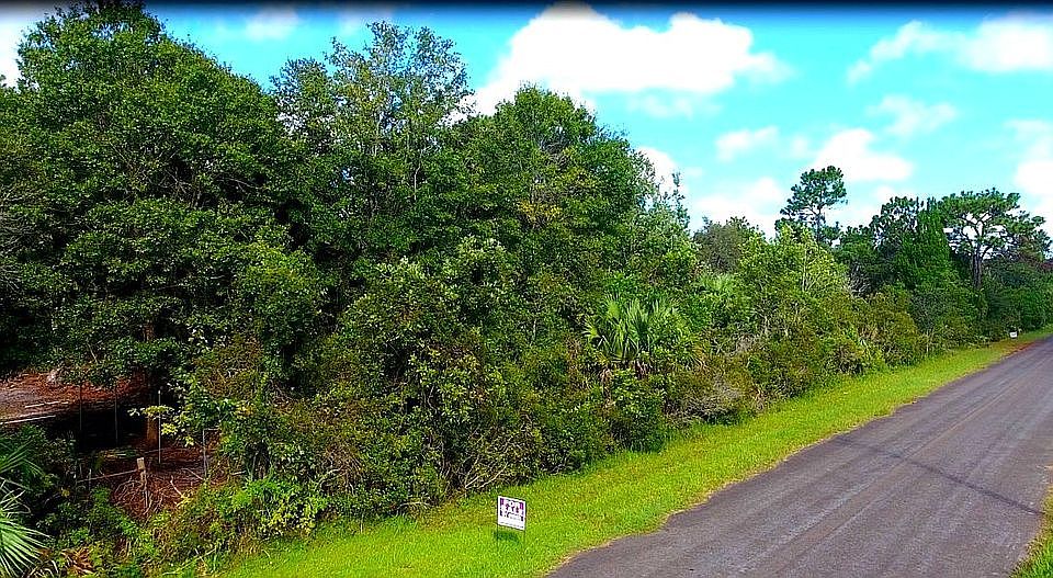 Entrance from paved road