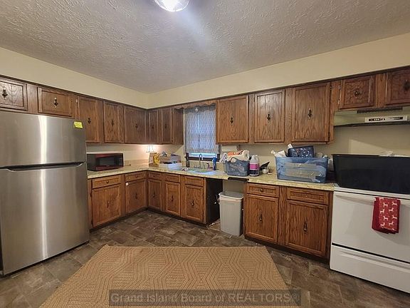 5th image of 2847 Roselawn Dr