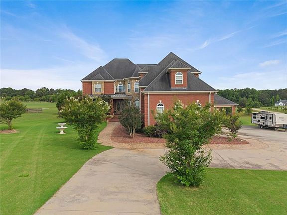 3rd image of 345 River Cove Mdws