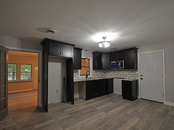 3rd image of 22140 Kostner Ave
