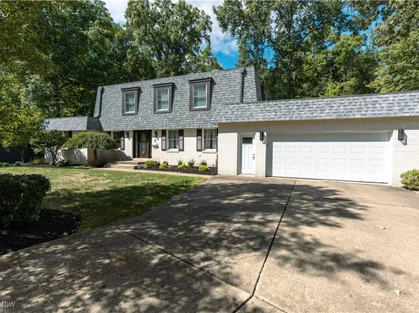 331 Verdant Ln, Canfield, OH 44406