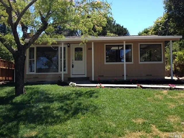 523 Cherry St photo 1