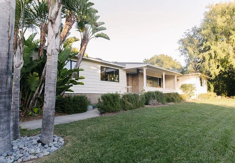 4140 Marina Dr — Photo 3