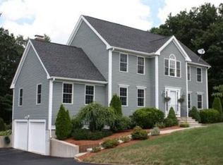 207 Hillcrest Rd, Northbridge, MA 01534