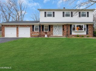 10 Underhill Rd, Howell, NJ 07731