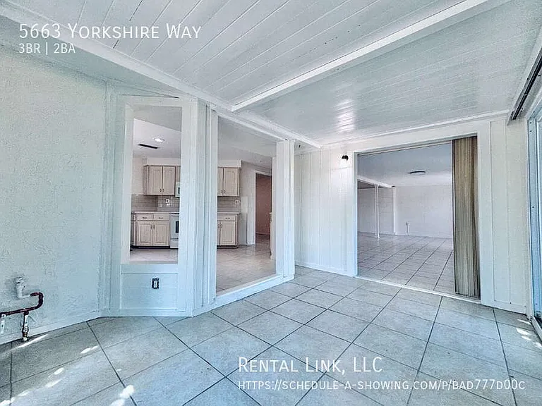 5663 Yorkshire Way — Photo 11