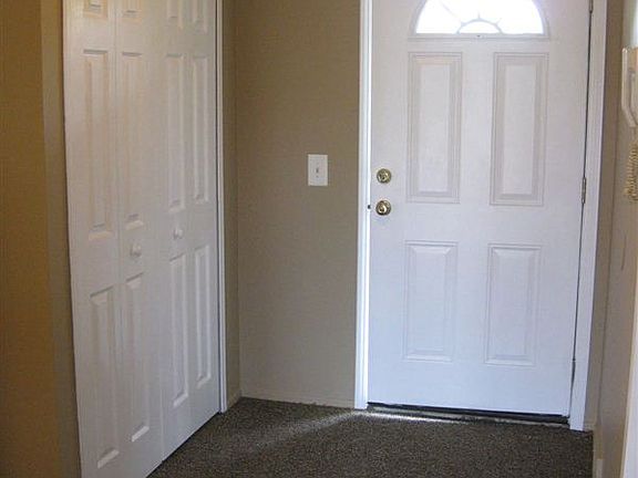 Entry/Foyer