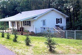 2nd image of 402 Indian Ln