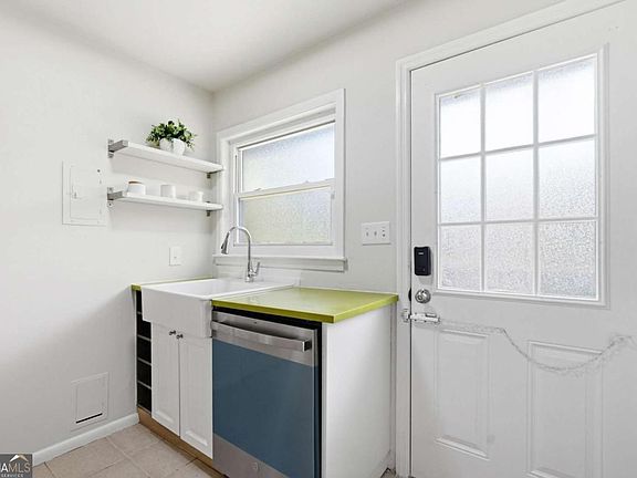 3rd image of 1010 Scott Blvd APT A2