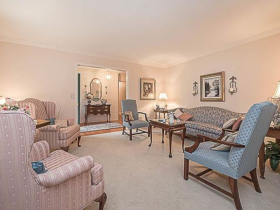 5th image of 2145 Fox Hill Dr
