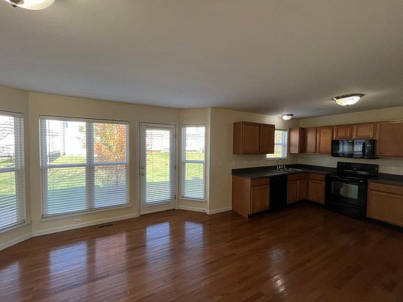 3rd image of 202 Waterside Crossing Ct
