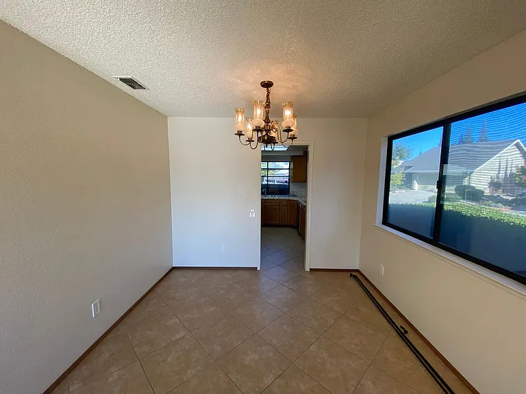 1817 Klamath River Dr — Photo 8