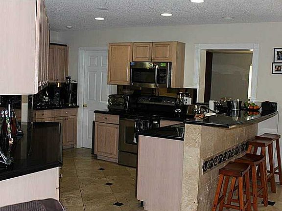 3rd image of 520 NW 205th Ave