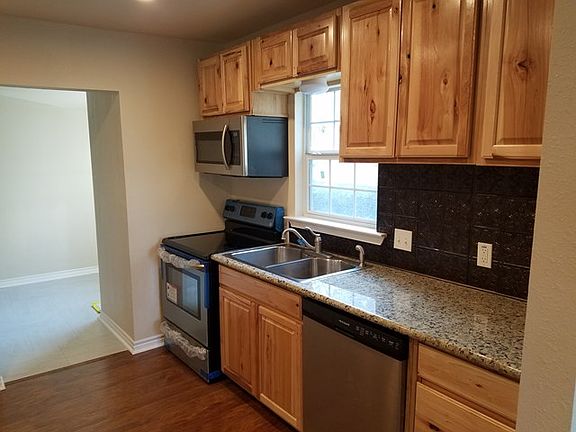 3rd image of 701 N Washington Ave