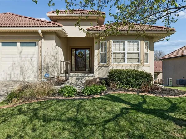1520 SW Antiquity Dr, Lees Summit, MO 64081