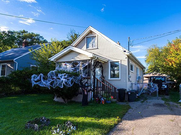 3rd image of 1497 Connell St