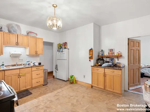 (undisclosed Address), Roxbury Crossing, MA 02120