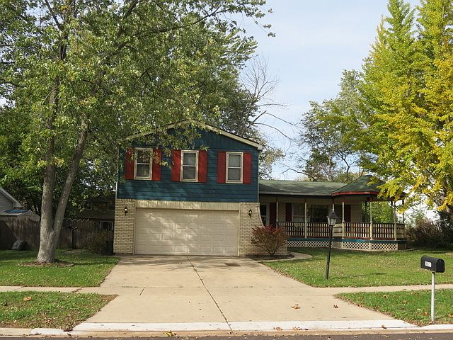 1st image of 6S160 Carlyle Ct