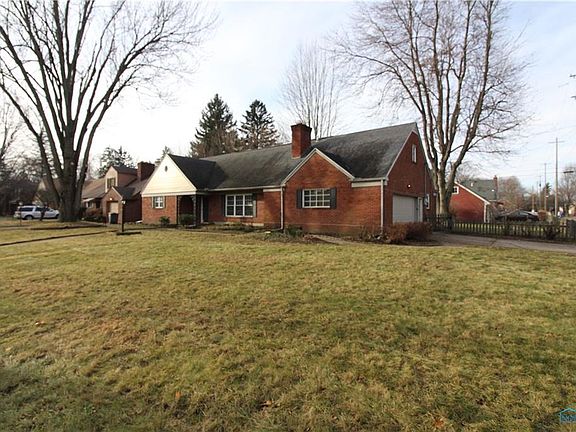 2nd image of 2839 Pemberton Dr