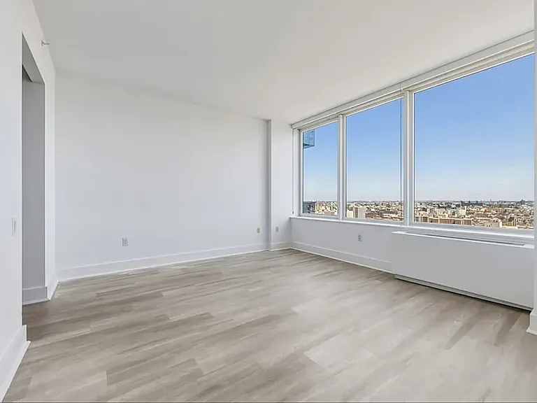 86 Fleet Pl #23B — Photo 2