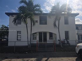 66 W 13th St, Hialeah, FL