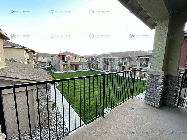 1017 Middle Gate Rd — Photo 13