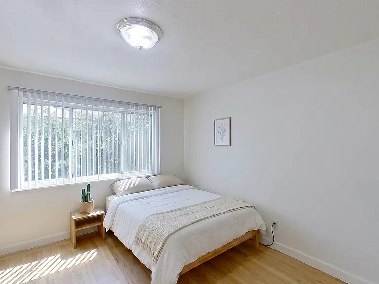 2750 Dwight Way — Photo 9