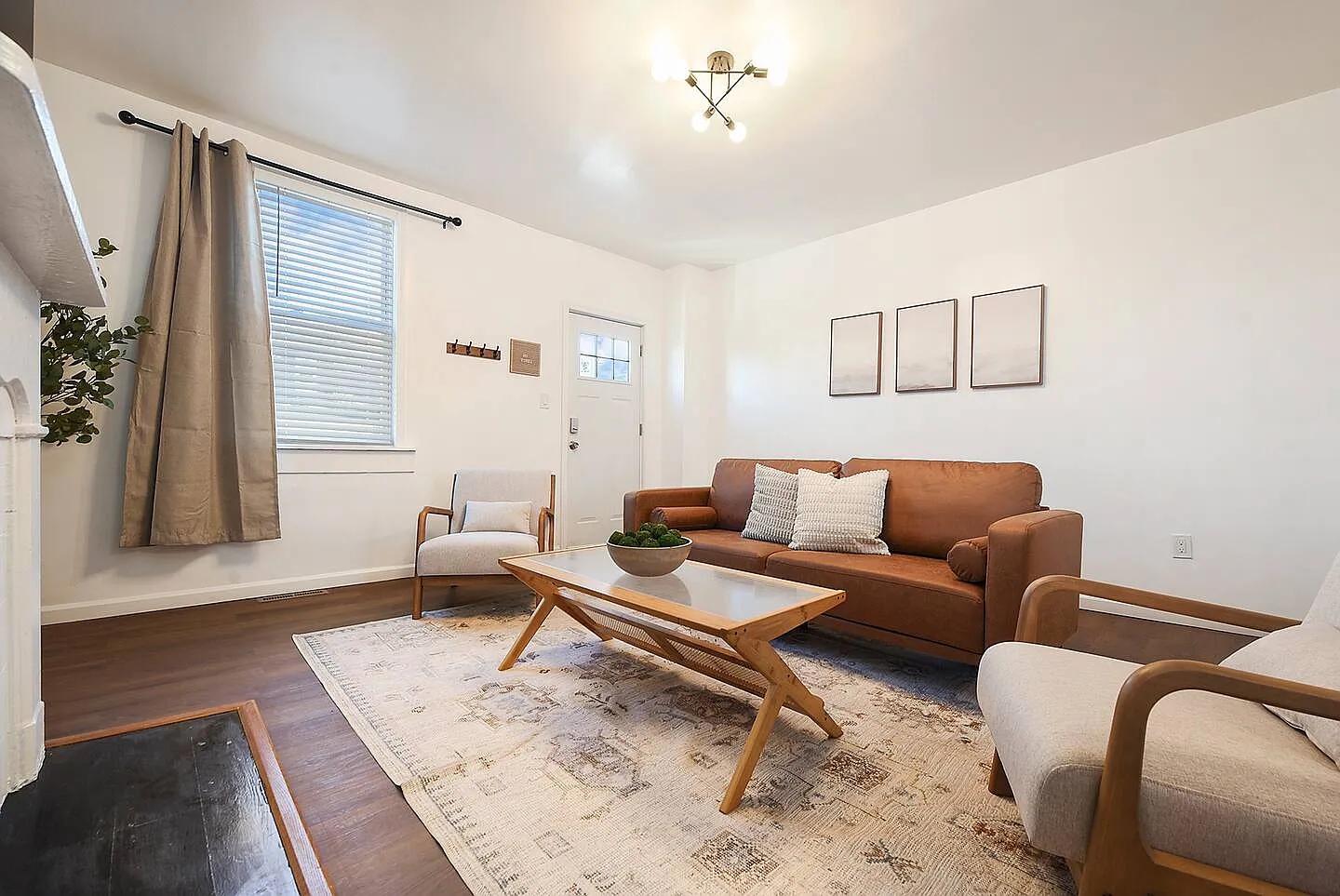 3 bed, 1200 sqft, $1,499 — Photo 1