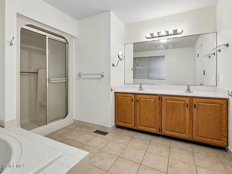 157 Northampton Dr — Photo 38